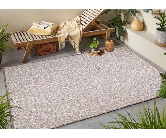 كيفية اختيار أفضل السجاد للمساحات الخارجية