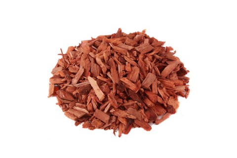 قطع من خشب الأشجار المعالج
