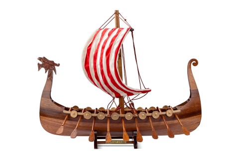 مجسم خشبي سفينة دراكار فايكنج