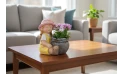 مجسم دمية فتاة مع حوض 