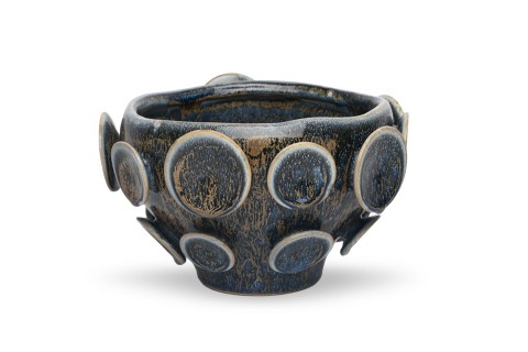 حوض زخرفي بنقوش دائرية مصنوعة يدويًا