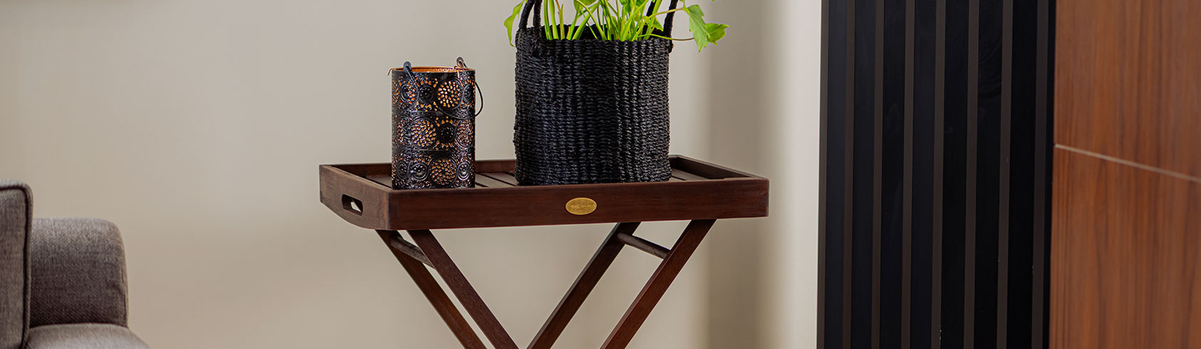 طاولات خدمة